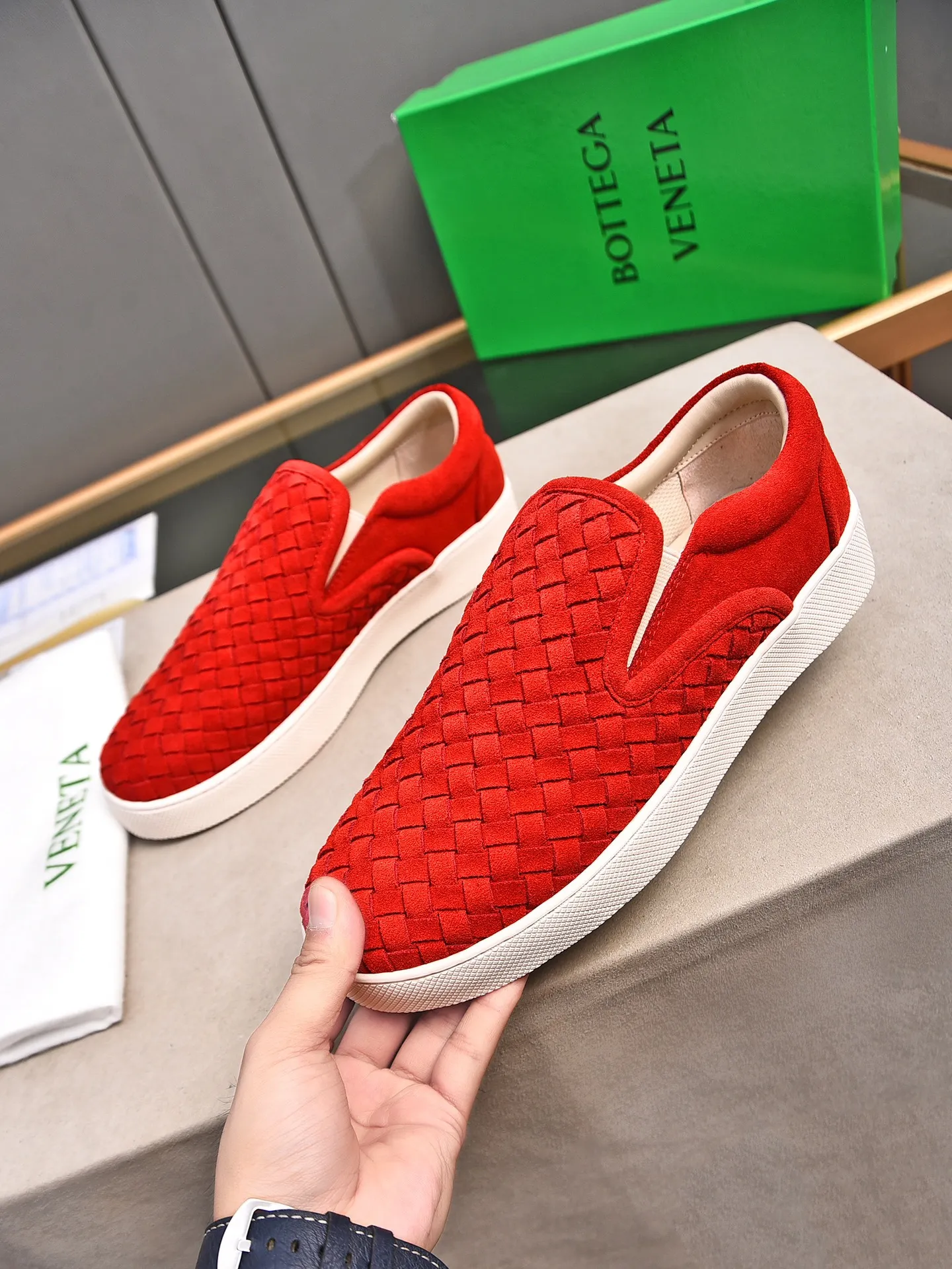 Men's shoes 💰460 [Sleeves series] BOTTEG* VENET* - high-end boutique Size: 38-44 (45 customized) BV new product, first-layer cowhide artificially woven classic style harmoniously blends with contemporary fashion temperament, rubber soles are light and flexible, water-dyed sheepskin pads! [Taobao, Tmall, and live streaming are the first choices]